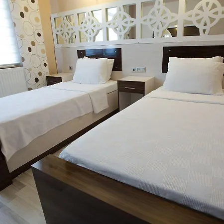 オズバイ ゲストハウス 2*